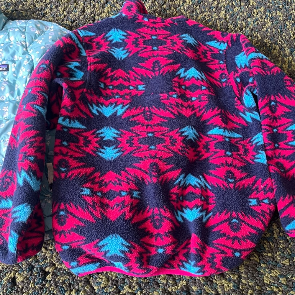 Patagonia floral lightweight puffer and fleece synchilla pullover - Picture 5 of 10